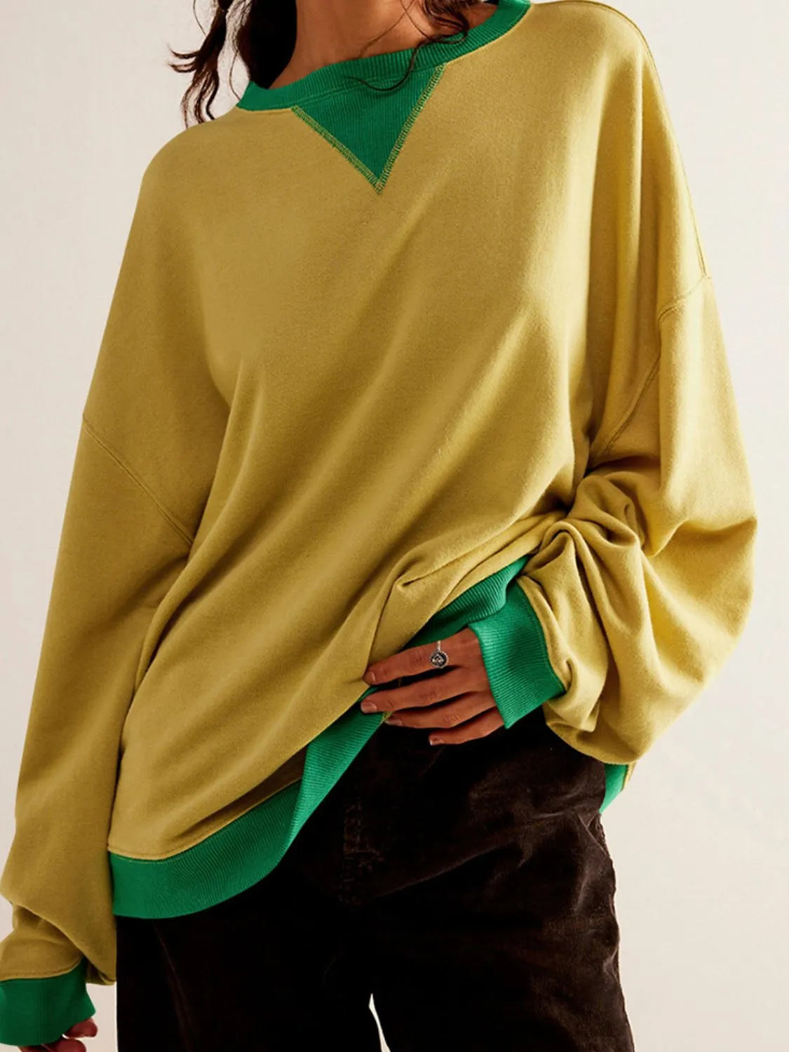 Contrast Trim Round Neck Long Sleeve Sweatshirt