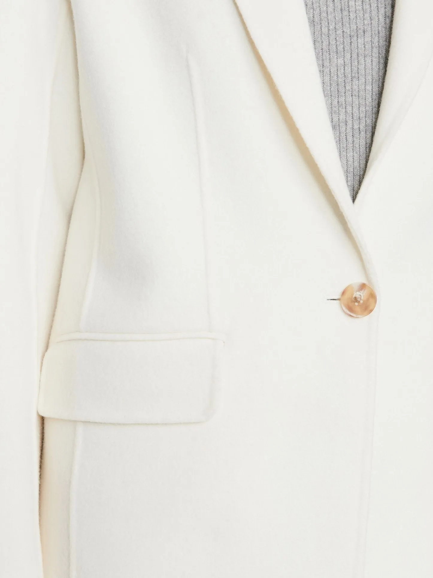 Frame - Boyfriend Blazer in Off White